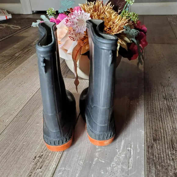 Kids Galoshes Rubber Waterproof Rain Chore Boots Size 6 Little Kid EUC - Picture 12 of 16